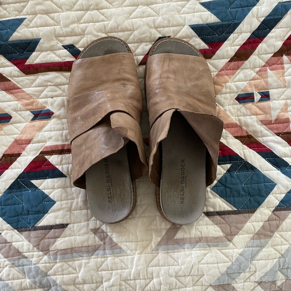 Kelsi Dagger Sandals